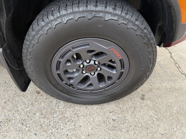 2025 Nissan Frontier — detail view
