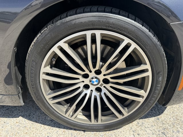 2019 BMW 5 Series — detail view
